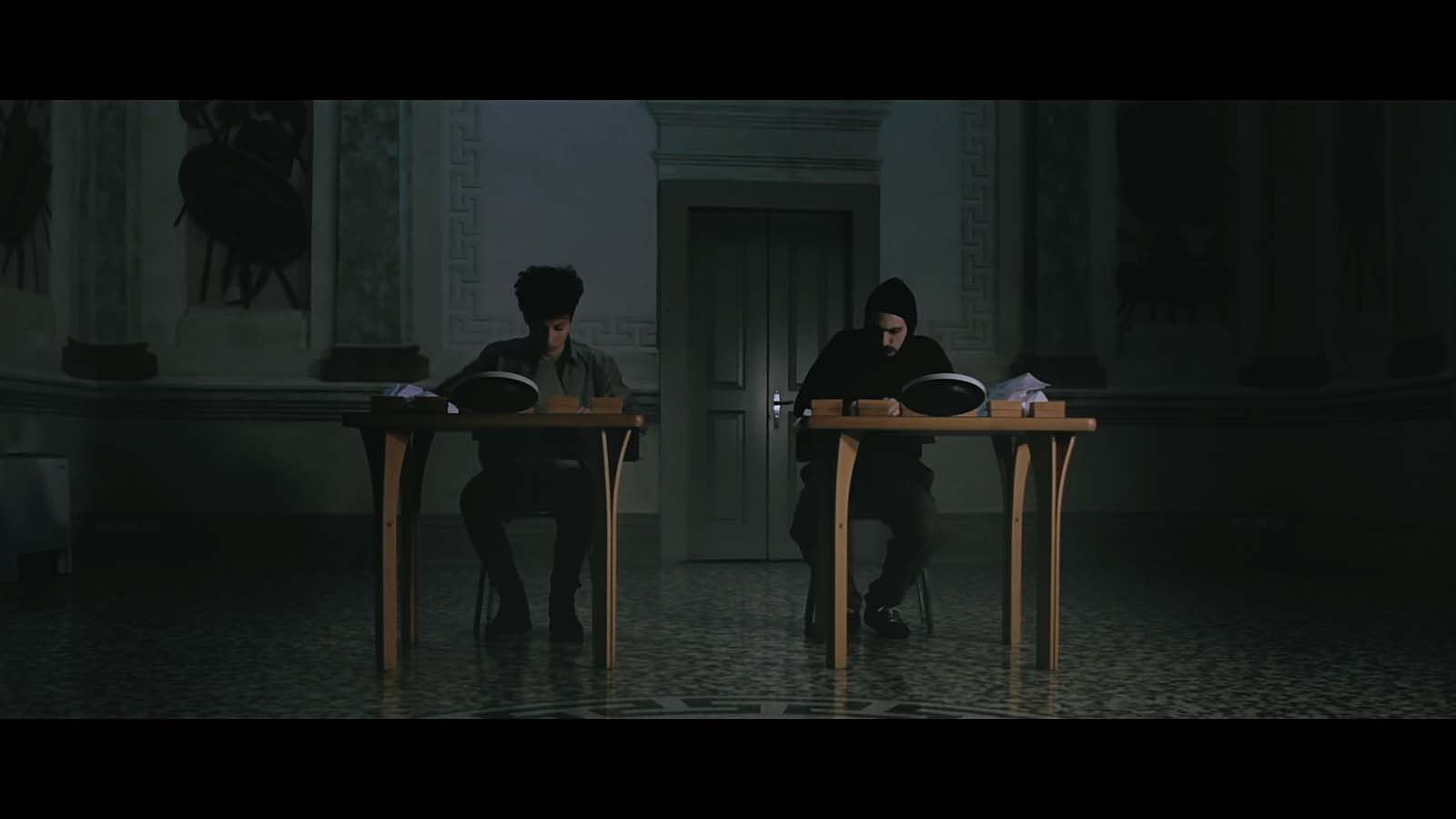 Still 3 — La ragazza d’argento